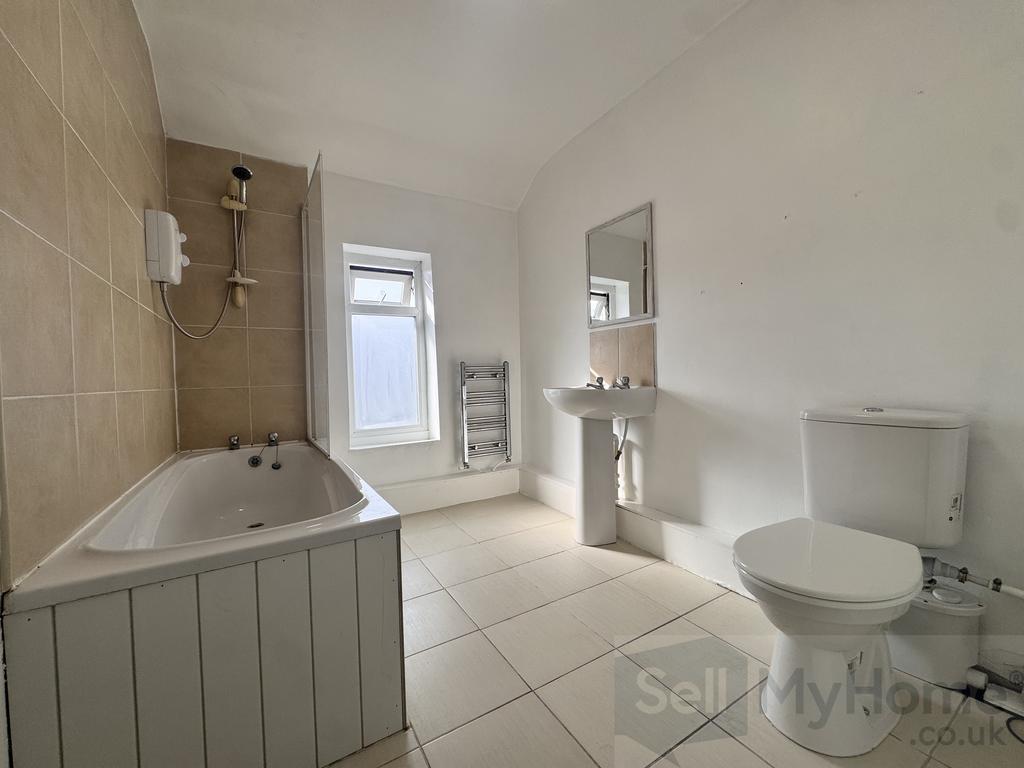Bathroom second floor