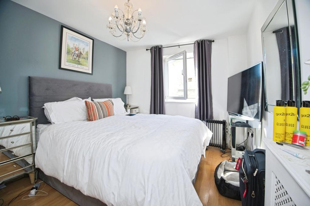 Main Bedrom