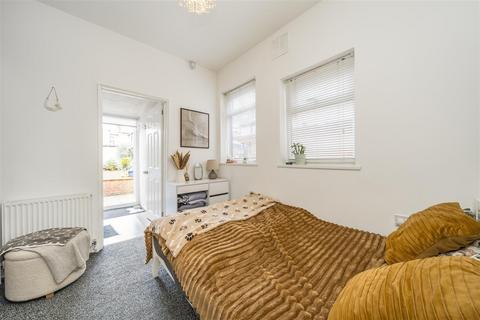 4 bedroom terraced house for sale, Sherwood Road, Harrow, HA2 8AR