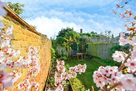 3 bedroom end of terrace house for sale, Highlands Mews, Highlands Road, Leatherhead, Surrey, KT22