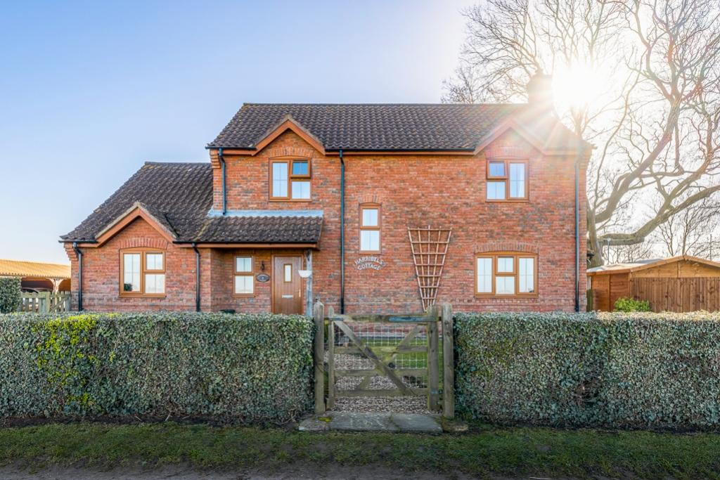 Harribels Cottage (Spalding)-13