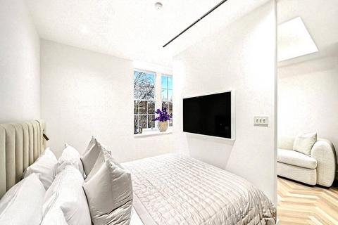Studio for sale, Davies House, Brigade Court, Southwark, SE1