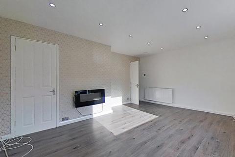 2 bedroom flat to rent, Inglestone Avenue, Thornliebank, Glasgow, G46