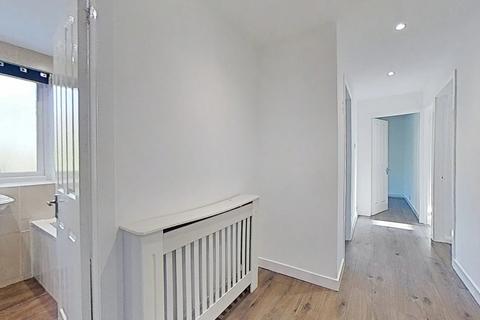 2 bedroom flat to rent, Inglestone Avenue, Thornliebank, Glasgow, G46