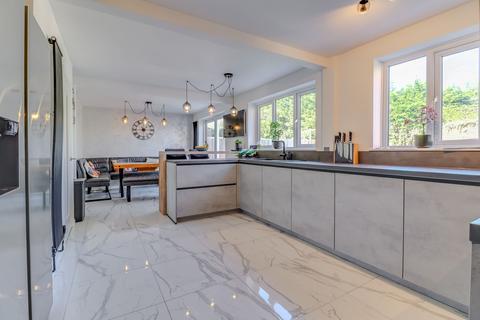 4 bedroom detached house for sale, Somerfield Way, Leicester Forest East, LE3