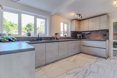 4 bedroom detached house for sale, Somerfield Way, Leicester Forest East, LE3