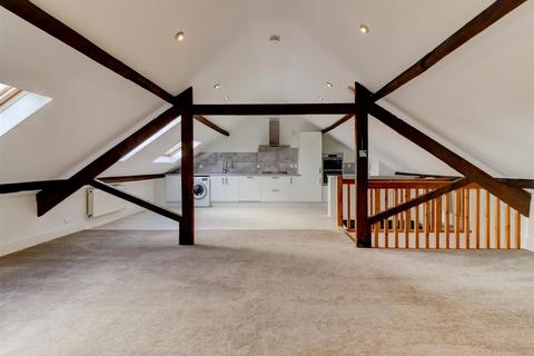 3 bedroom flat to rent, Portland Place West, Leamington Spa, CV32 5EU