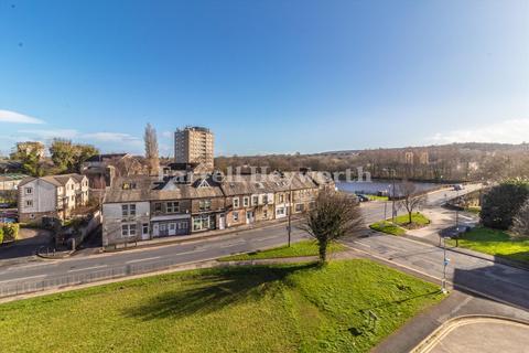 2 bedroom flat for sale, Millennium Heights, Lancaster LA1