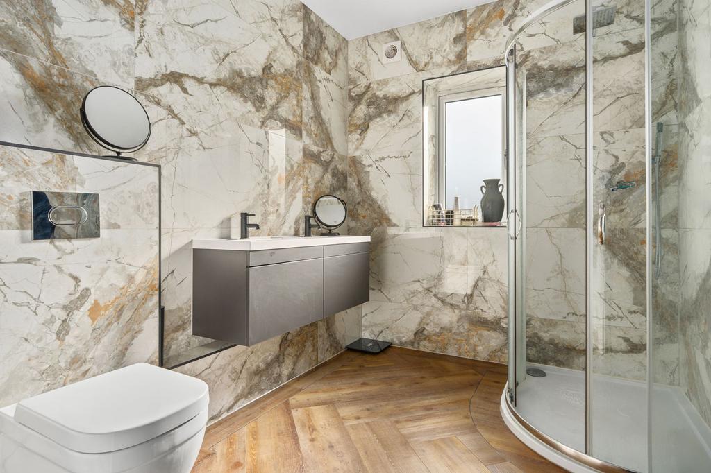 Ensuite Shower Room