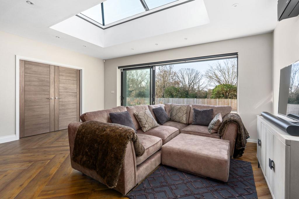Open Plan Kitchen / Dining / Living Area