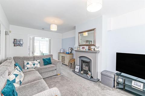 3 bedroom semi-detached house to rent, Derwent Road, Warrington, WA4