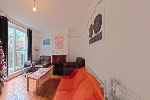 4 bedroom house to rent, May Road