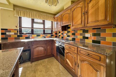 2 bedroom detached bungalow for sale, Barry Drive, Kirby Muxloe, LE9