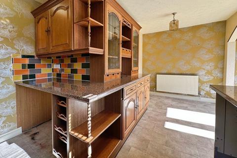 2 bedroom detached bungalow for sale, Barry Drive, Kirby Muxloe, LE9