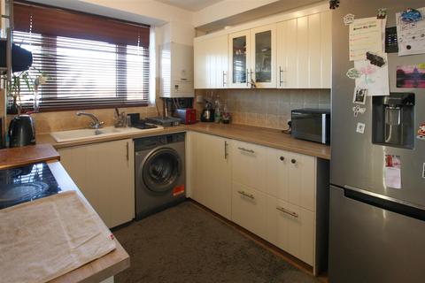 undefined, Armfield Crescent, Mitcham