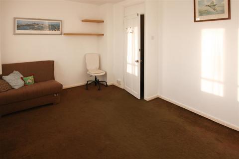 undefined, Armfield Crescent, Mitcham