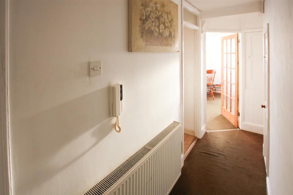 Hallway.jpg