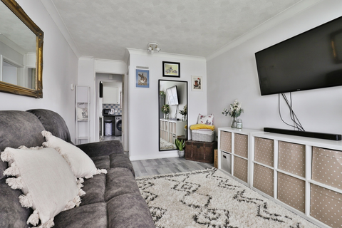 1 bedroom apartment to rent, Francesca Court, Christchurch, BH23