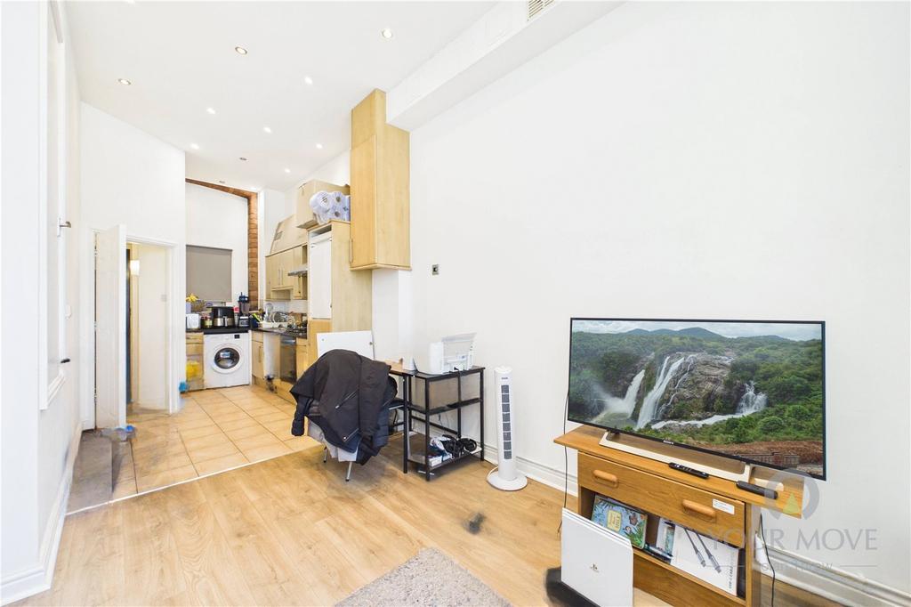 Living/Kitchen Area