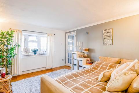 2 bedroom terraced house for sale, Kennet Place, Newbury, West Berkshire, RG14