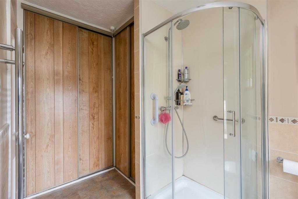 Middleton Road 17 Bathroom-2.jpg