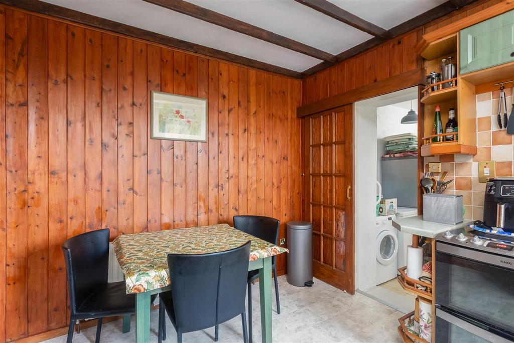 Middleton Road 17 Kitchen-3.jpg
