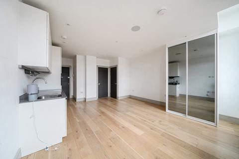 Studio to rent, Lawrence Road Crouch End N15
