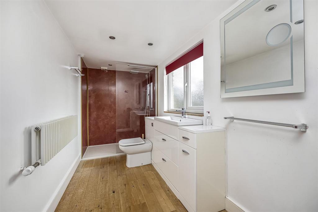 En-suite Shower Room/WC