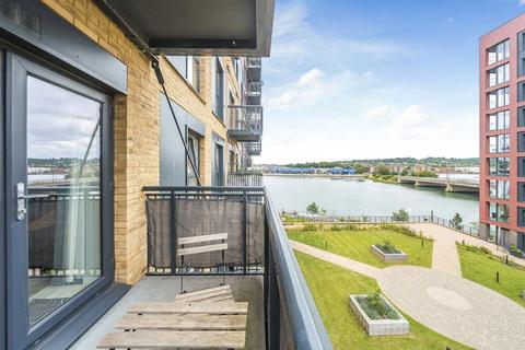 2 bedroom flat to rent, Granada House, Meridian Way, SO14