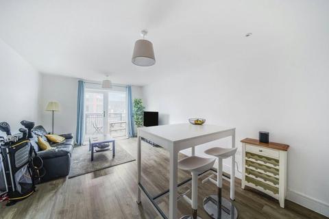 2 bedroom flat to rent, Granada House, Meridian Way, SO14