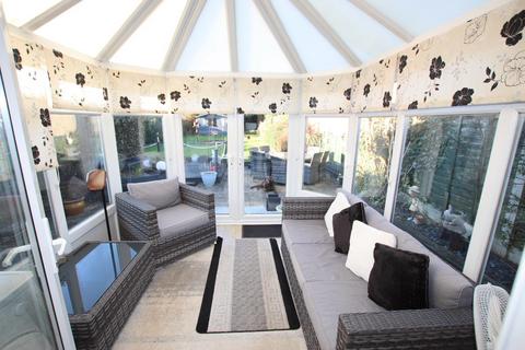 2 bedroom bungalow for sale, St Johns Road, Clacton on Sea, CO16