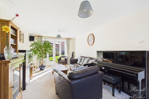 5 bedroom detached house for sale, Pillow Way, Buckingham, MK18