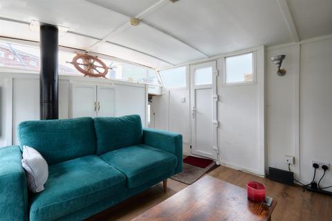 undefined, Ham Wharf, Brentford, TW8