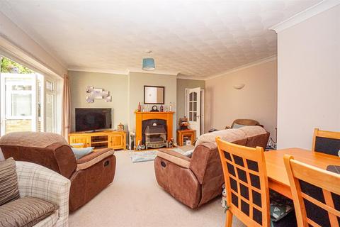 3 bedroom semi-detached bungalow for sale, Park Avenue, Hastings