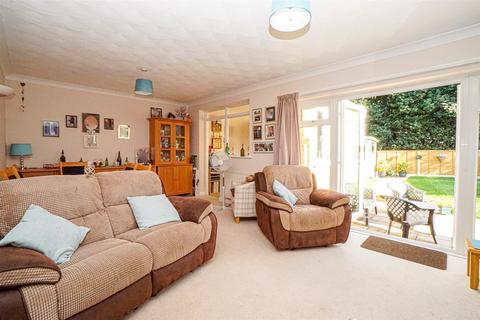 3 bedroom semi-detached bungalow for sale, Park Avenue, Hastings