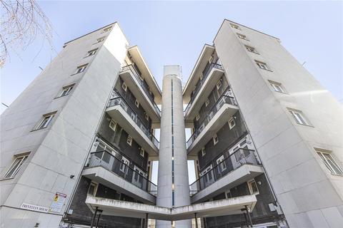 2 bedroom maisonette to rent, Trevelyan House, Morpeth Street, London, E2