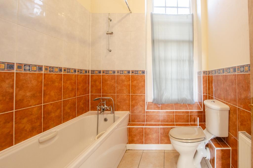 10 Royffe Way TPS  Bodmin 01208 74182-04