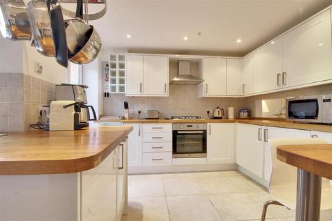 undefined, Station Street, Lymington