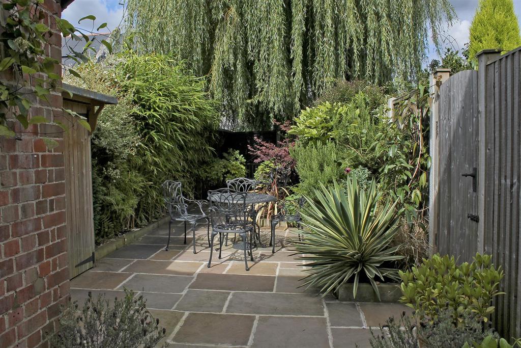 Garden 1.jpg