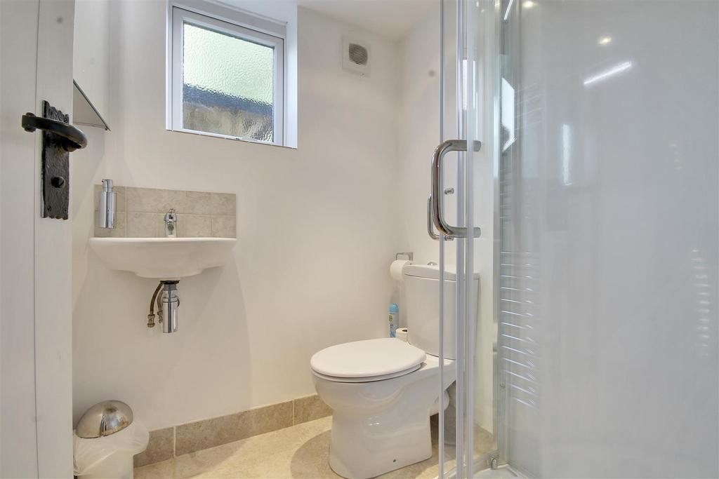 Shower Room.jpg
