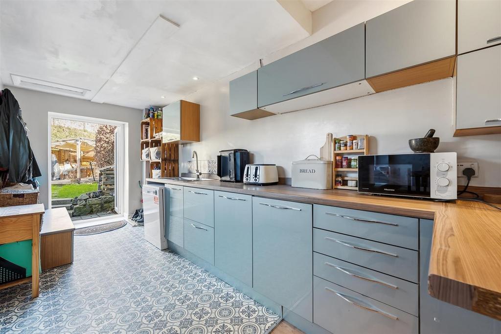 Kitchen / Dining