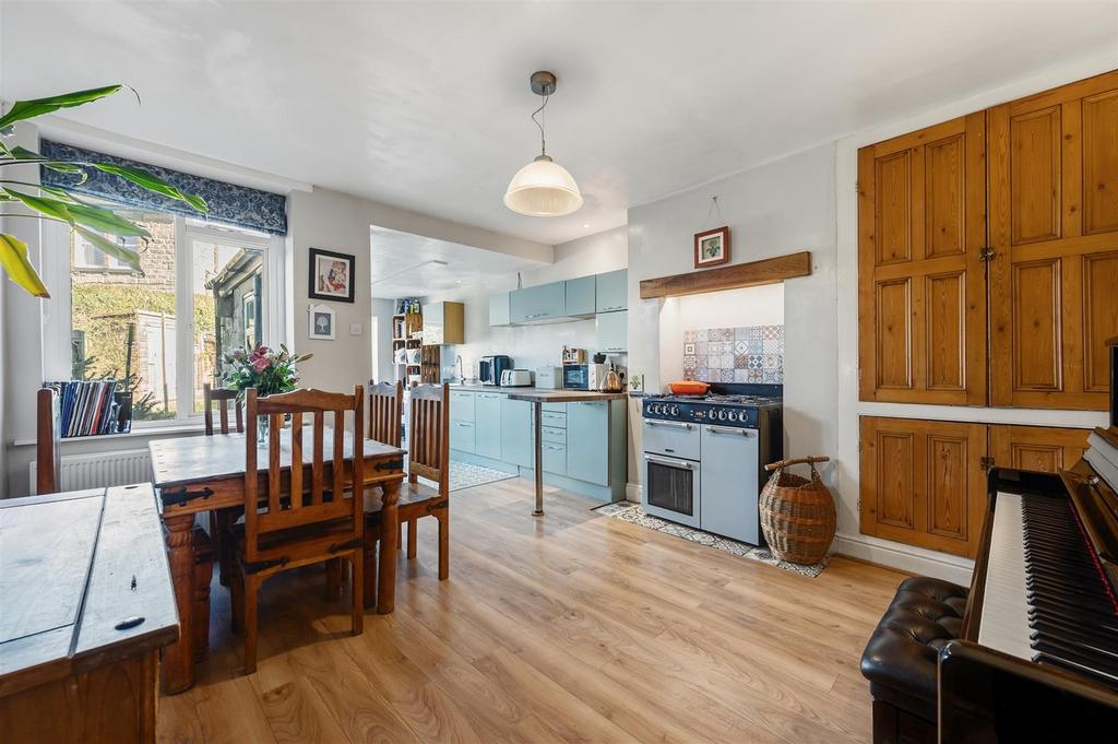 Kitchen / Dining