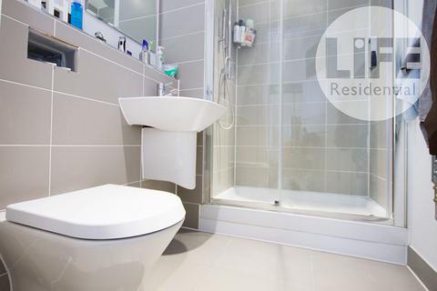 2 bedroom flat to rent, Bootmakers Court, London E1