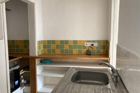 3 bedroom maisonette to rent, Cambridge Street, Bristol BS3