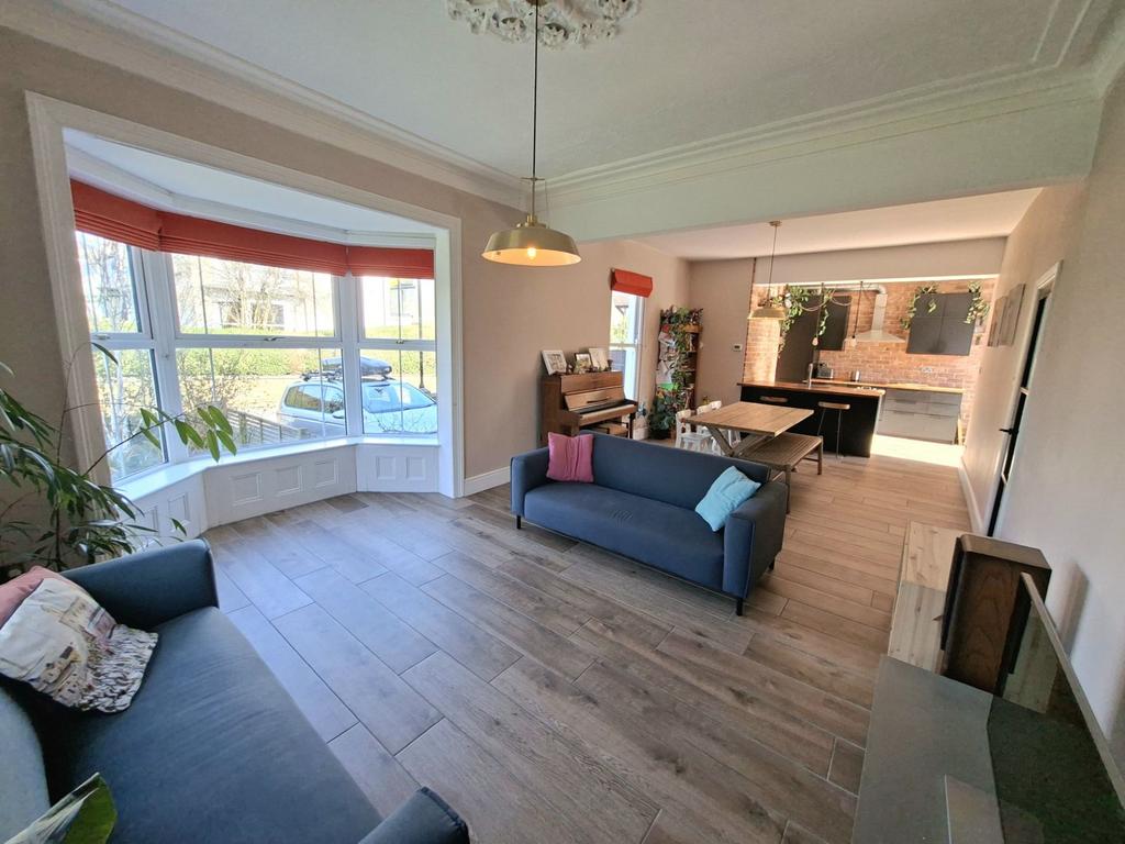 Family room/dining area