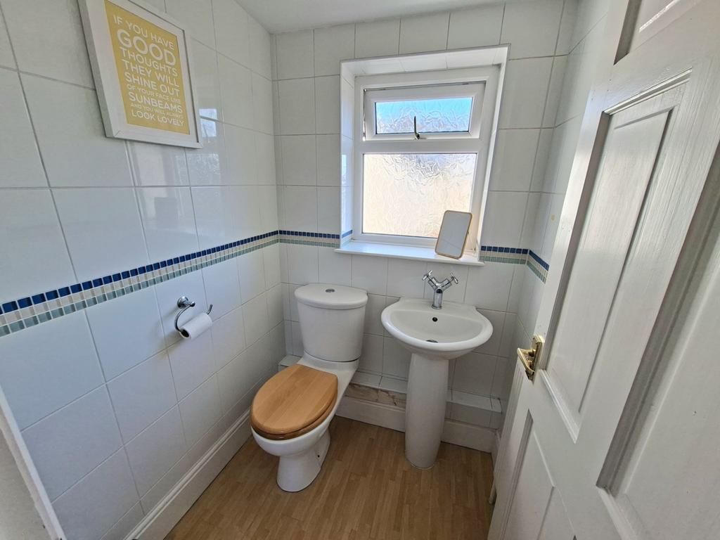 Separate wc/washroom