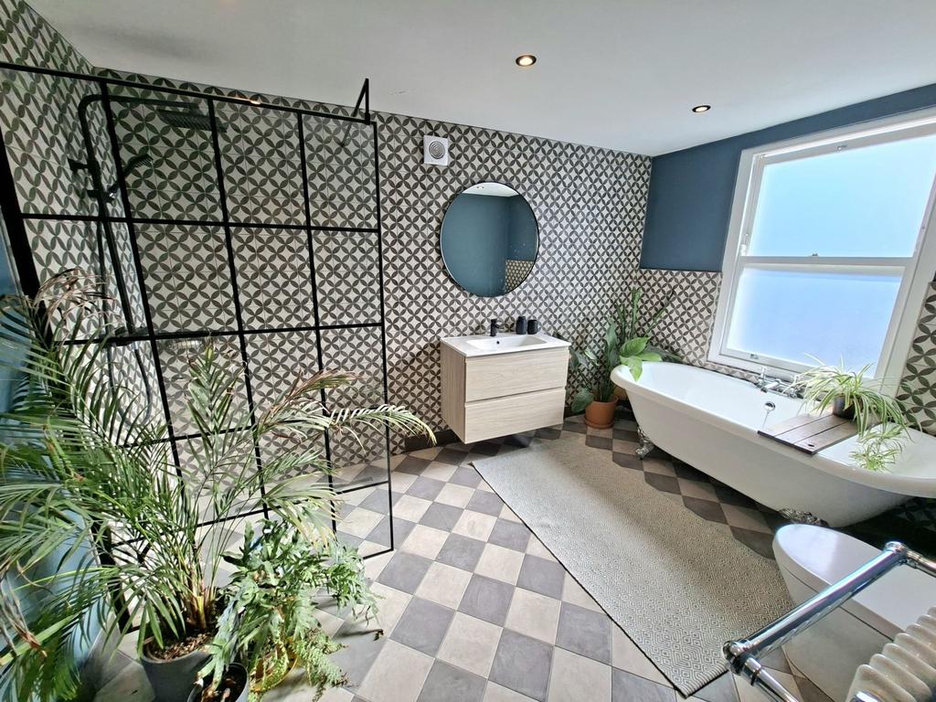 Ensuite bathroom
