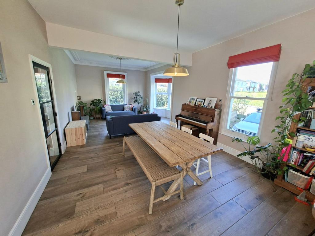 Family room/dining area