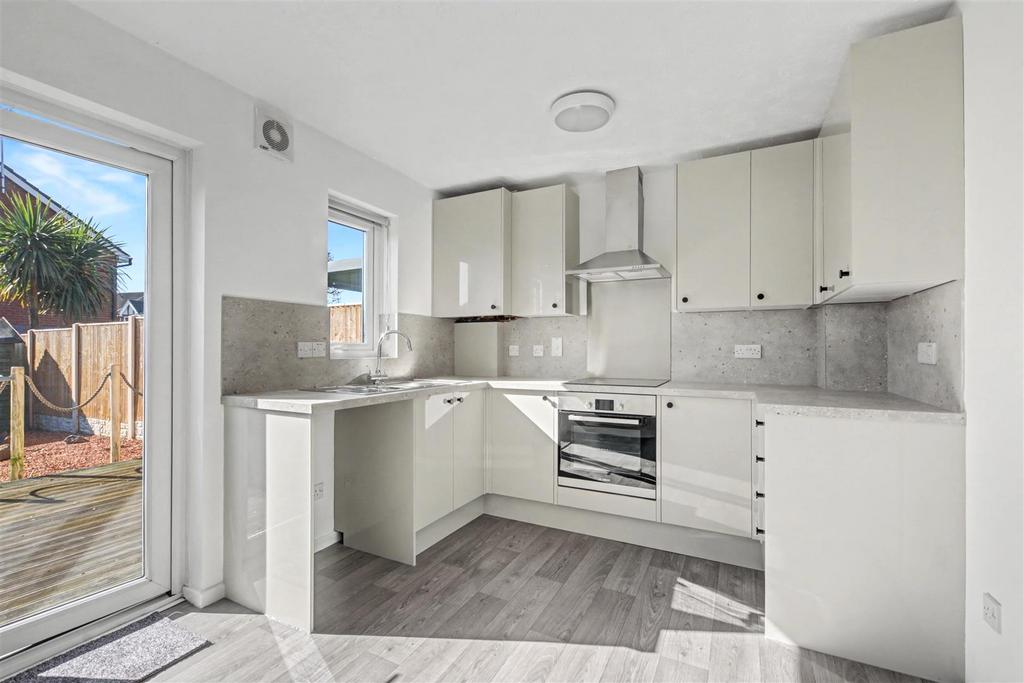 Kitchen 1.jpg