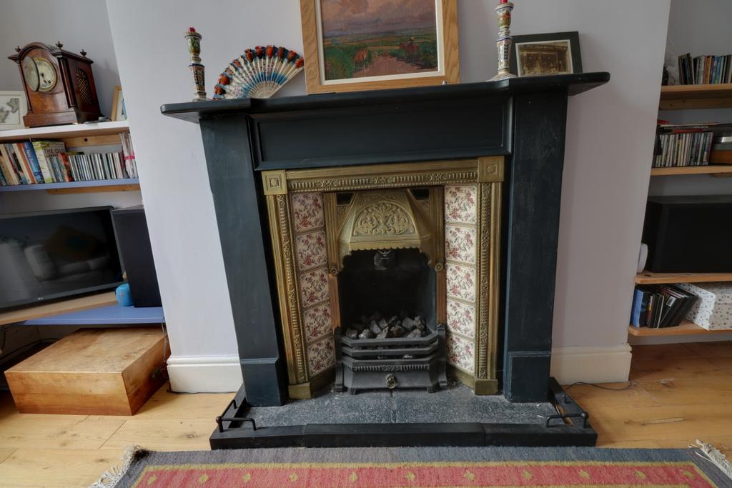 414811 - fire living room